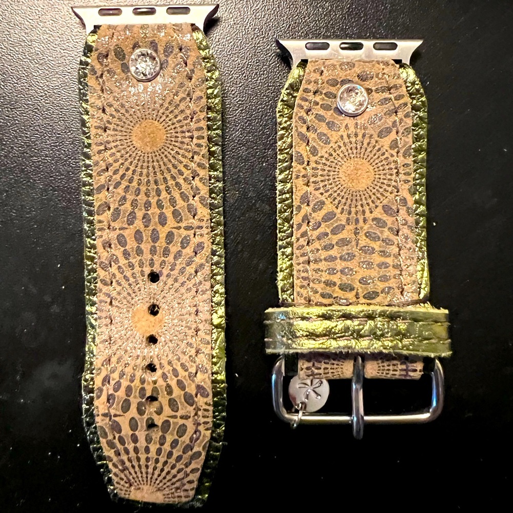 SparklBands Luxe Pantheon with green metallic lining.
